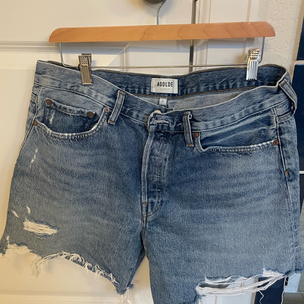 Like new! Agolde Parker Long short - size 31.